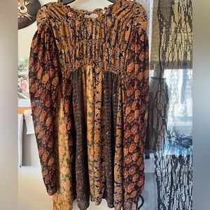 Adorable free people tunic that can be worn as a dress for 5”3 and under worn 1x